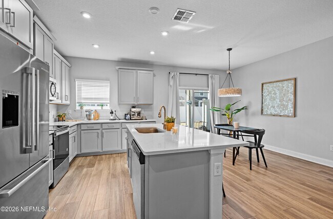 Photo - 12050 Calvesta St