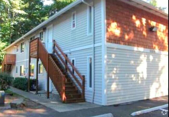 Building Photo - 5024 212th St SW Unit C Rental