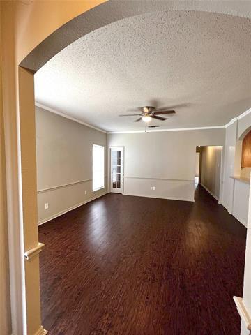 Photo - 725 Kingston Dr