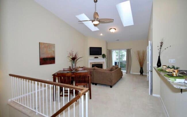 Living room - 12916C Grays Pointe Rd Unit C