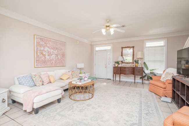 Photo - 1093 Saint Andrews Ln