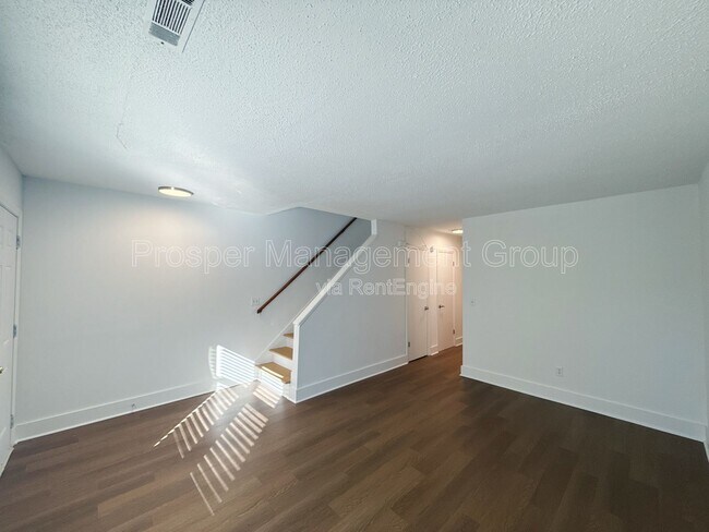 Photo - 258 Fleming Rd
