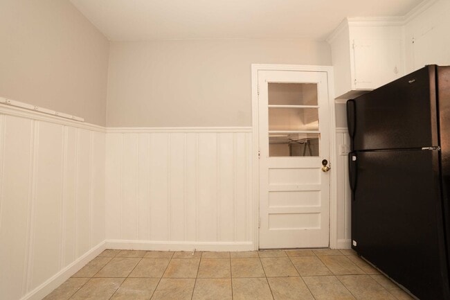 Photo - Charming Old Hickory Cottage with Vintage Character