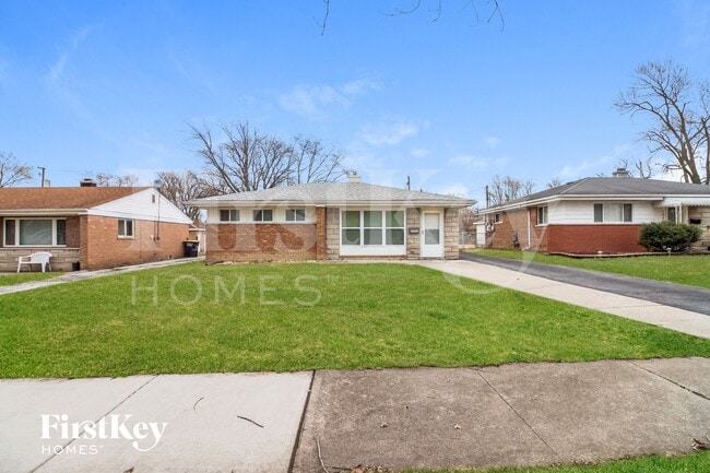 Photo - 17941 Wildwood Ave