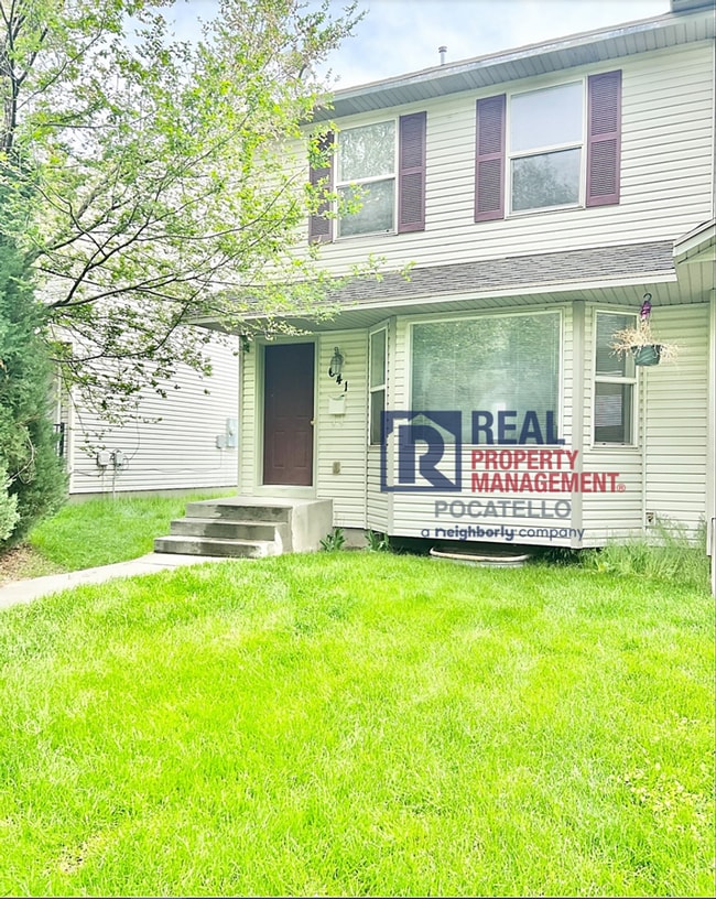 Photo - 4 Bedroom 1.5 Bath Townhome