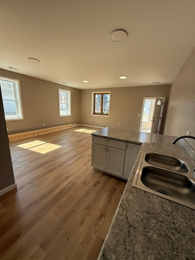 Photo - 213 N East St Unit B