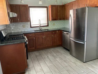 Photo - 111 Plymouth Ave S