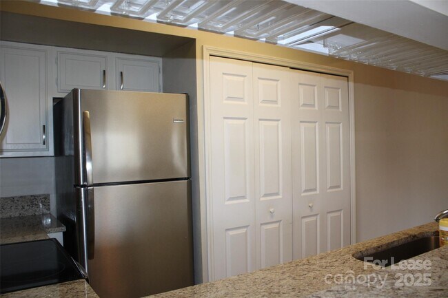 Photo - 19839 Henderson Rd Unit M