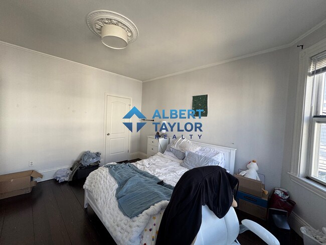 Building Photo - 32 Rawson St Unit 2 Rental