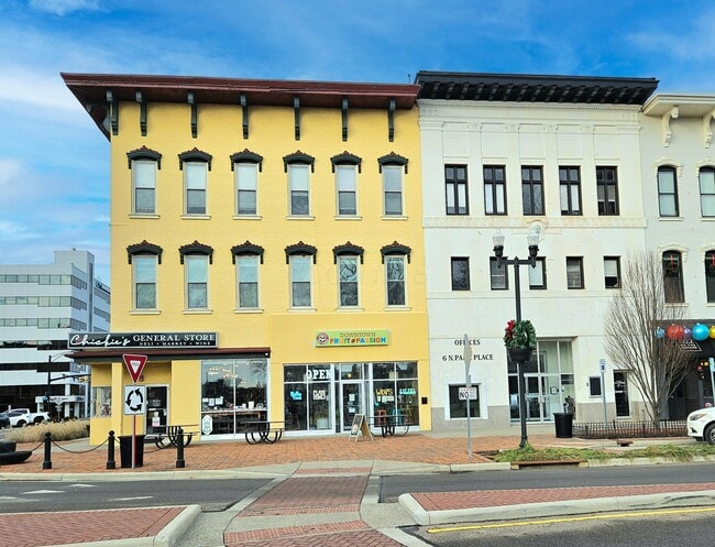 Building Photo - 4 N Park Pl Unit 4203