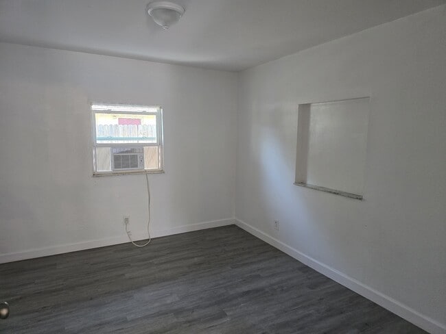 Photo - 1624 Coral Way Unit B