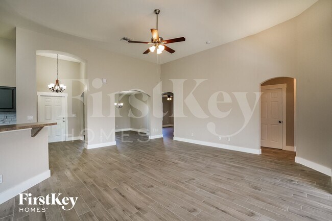 Photo - 2117 NE 23rd Ave