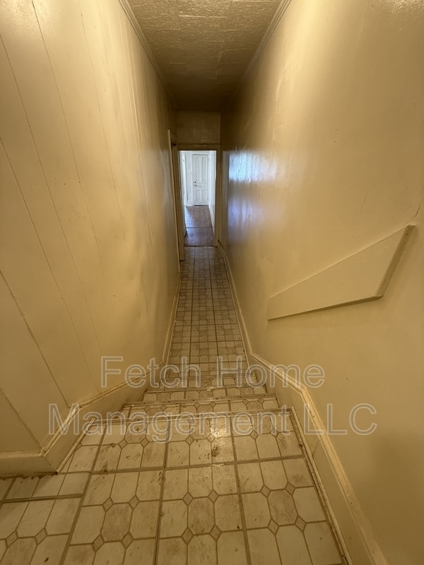 Building Photo - 347 S George St Rental