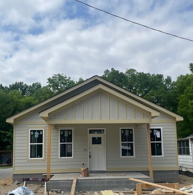 Building Photo - 5404 Clemons Rd
