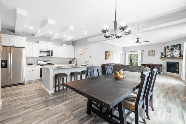 Photo - 1310 Daisy Dr Unit 1310