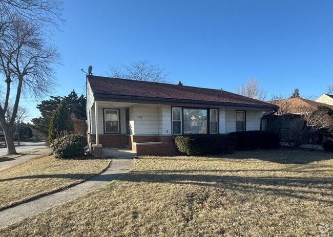 Building Photo - 3203 N 94th St Rental