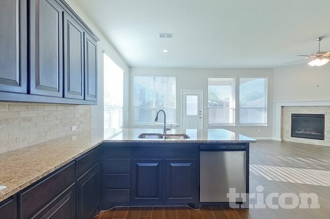 Photo - 612 Golden Bell Dr