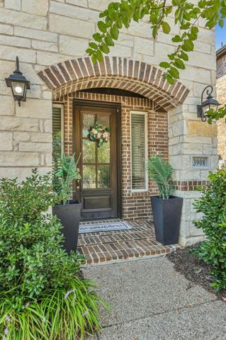 Photo - 3908 Lucan Ln