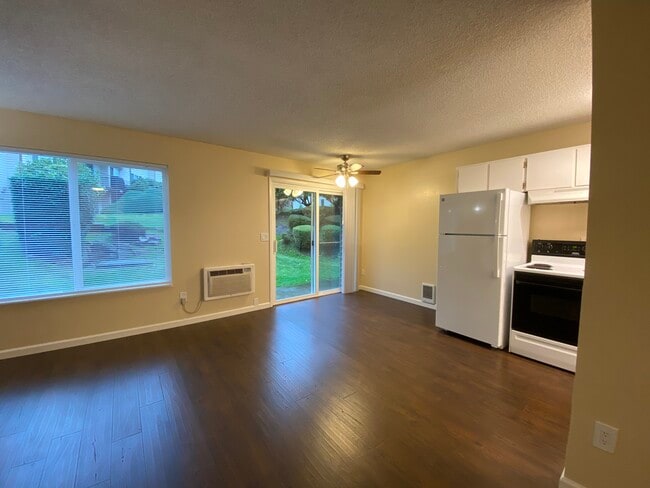 Photo - 200 SW Florence Ave Unit F1