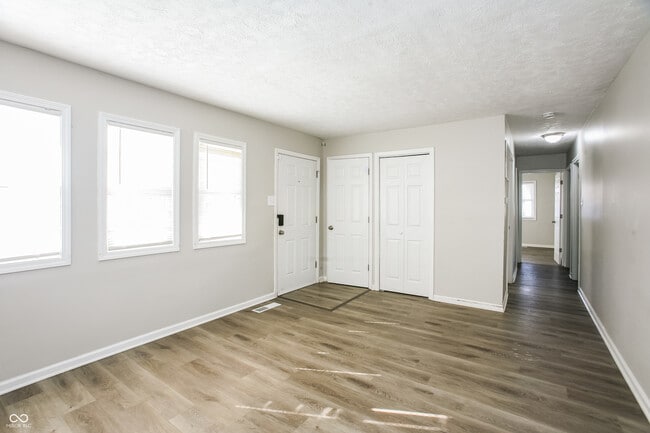 Photo - 5524 Marilyn Rd