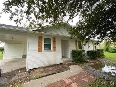 Building Photo - 313 N Church St Rental