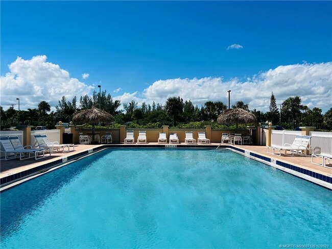 Building Photo - 10200 S Ocean Dr Unit PH-1 Rental