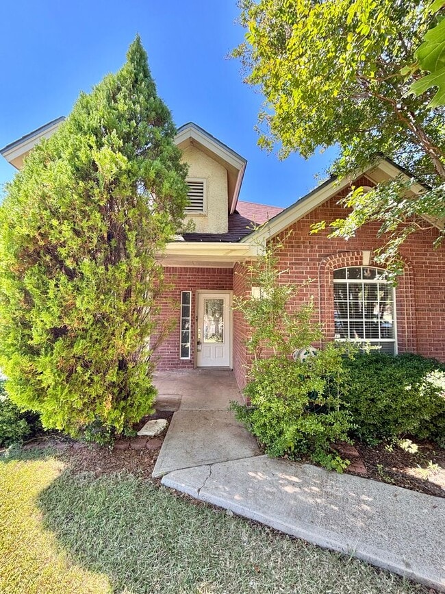 Building Photo - NOW AVAILABLE - Beautiful Patio Home in So...