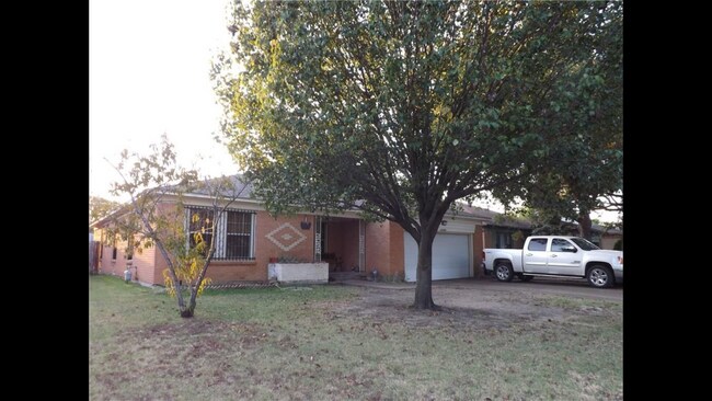 Photo - 1939 Gaylord Dr