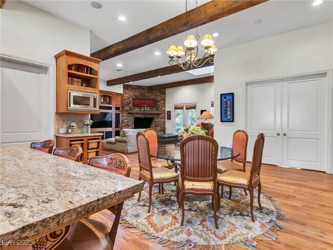 Photo - 330 Rancho Cir