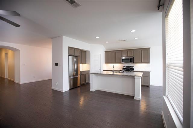 Photo - 404 Barnstorm Dr