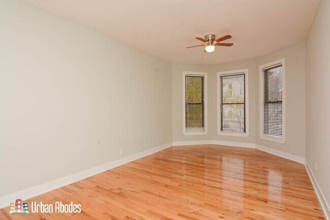 Photo - 636 W Oak St Unit A02C