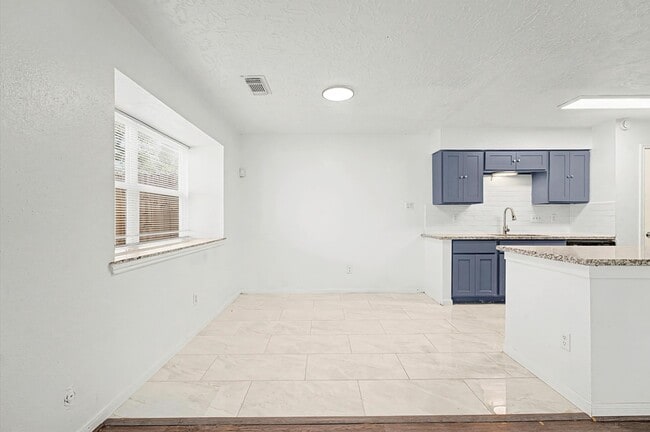 Photo - 8334 Country View Dr