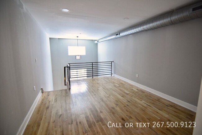 Photo - 1523 W Girard Ave Unit 106