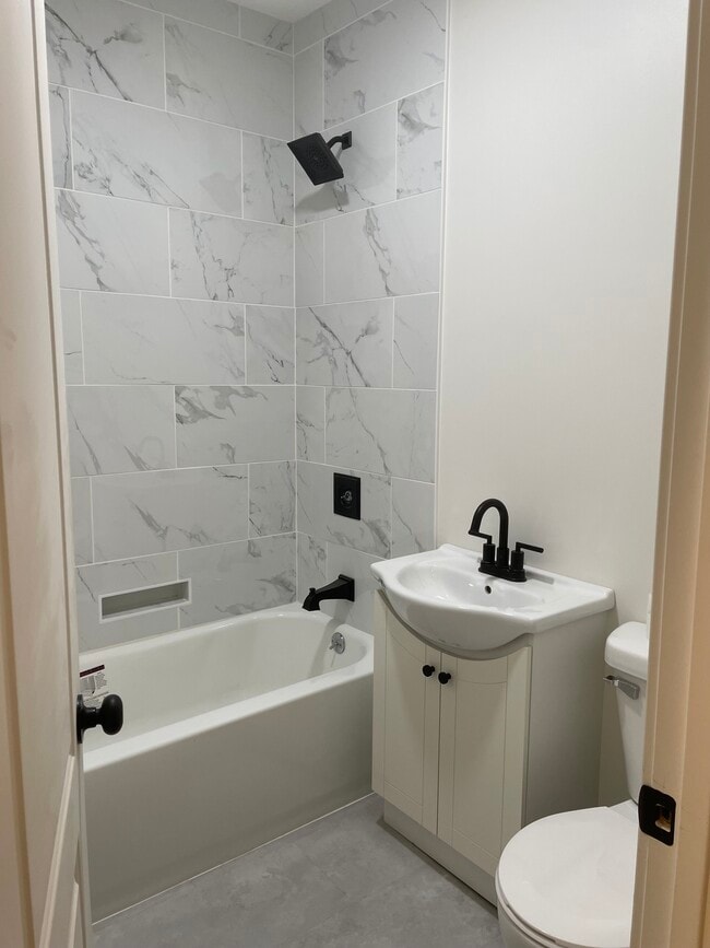 2802 W Warren Blvd Unit 2