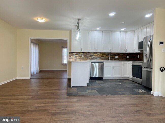 Photo - 402 Dodd Ct NW