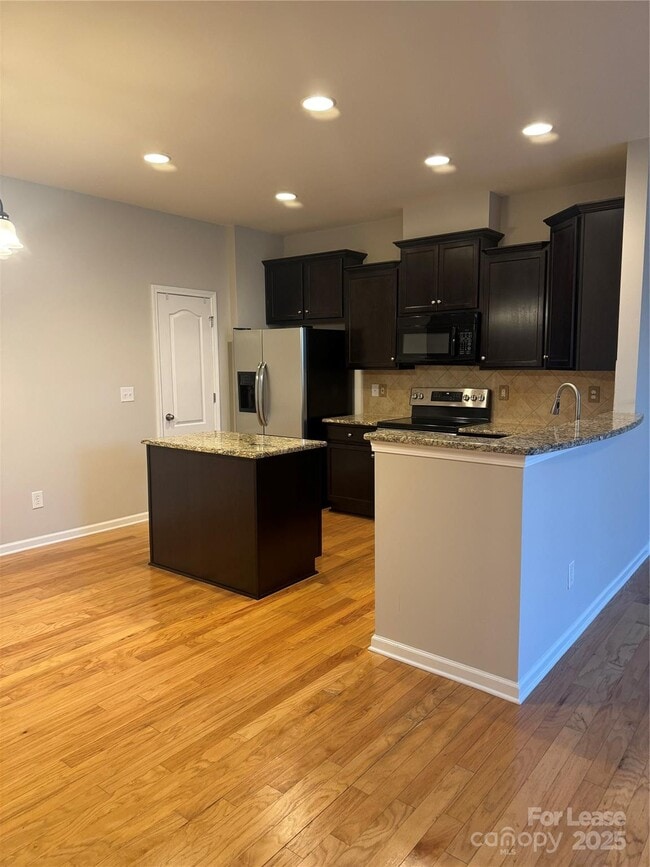 Photo - 18431 The Commons Blvd