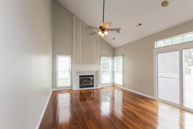 Photo - 8301 Tonawanda Dr