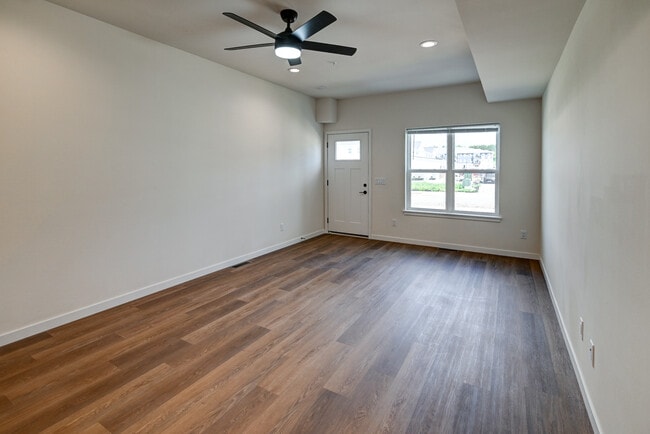 Photo - 4877 Lacy Rd