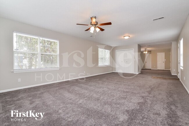 Photo - 11704 Grenadier Ln
