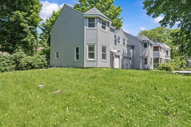 21 Hyde St Unit 4
