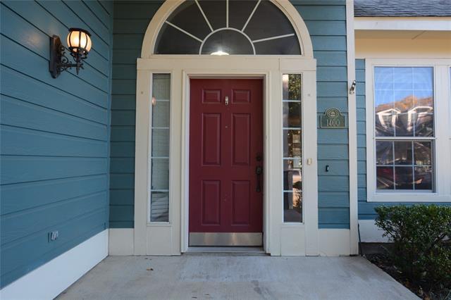 Photo - 1400 Oakcrest Dr