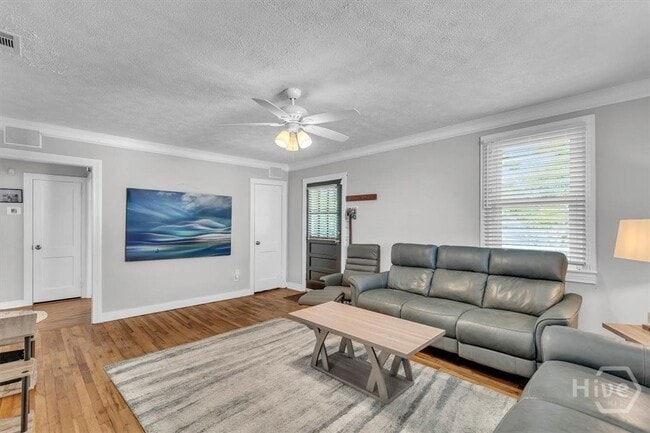 Photo - 404 E 66th St