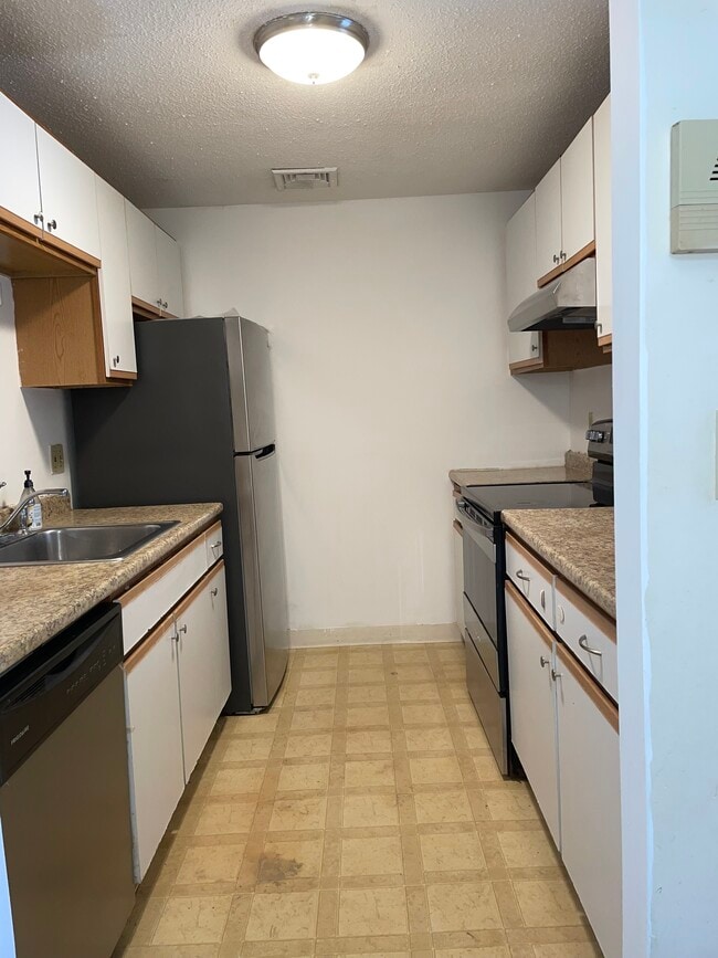 Photo - 15 Bower Rd Unit E4