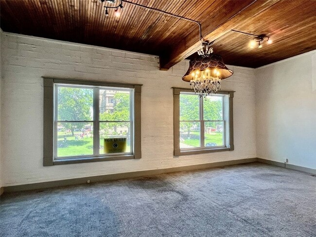 Photo - 117 S Elm St Condo