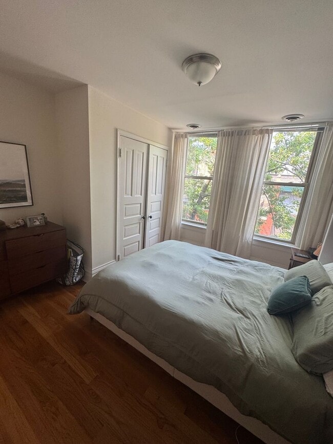 Photo - Great Wicker Park Location! Renovated 2 BR! Unit 1613L-2W