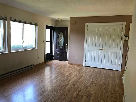 Photo - "Charming 3-Bed Oasis with Granite Touches...