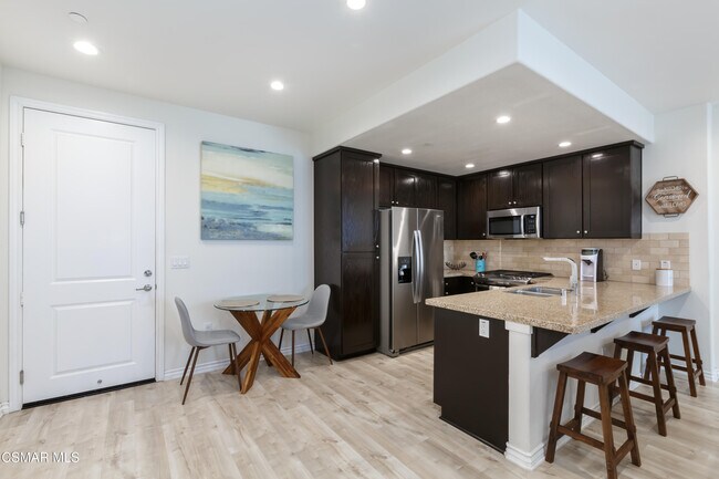 Photo - 327 Newbury Vista Ln