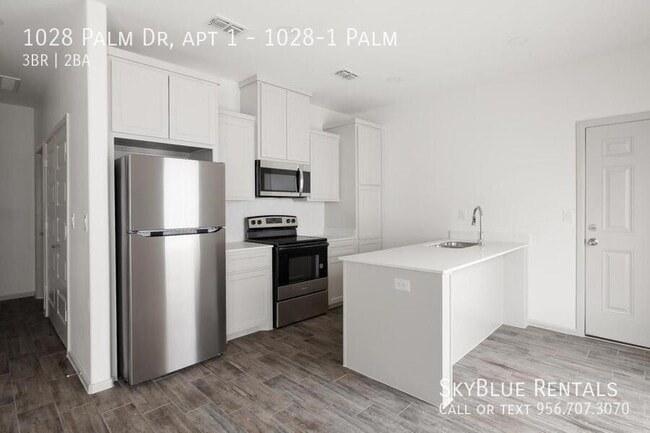 Building Photo - 1028 Palm Dr Unit 1028-1 Palm Rental