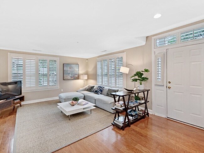 Photo - 108 Harvard St