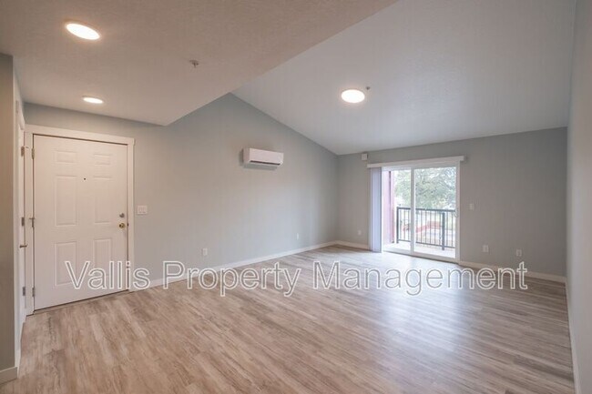 Photo - 13001 S Crompton Lane